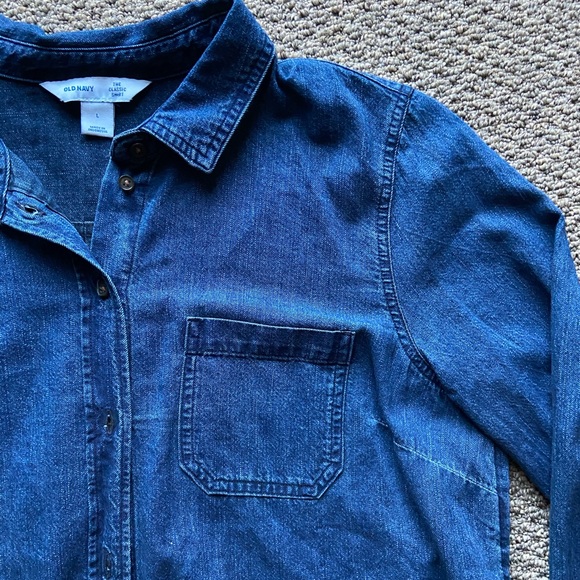 Old navy button down - Picture 2 of 2